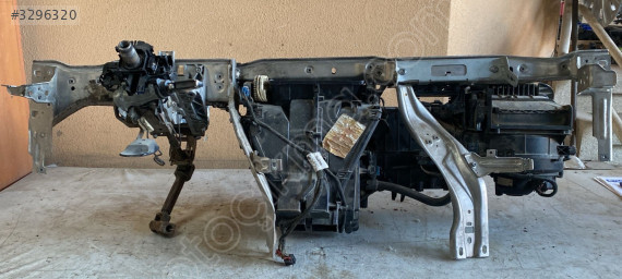 2009 VOLKSWAGEN JETTA KALORİFER KUTUSU GÖĞÜS DEMİRİ