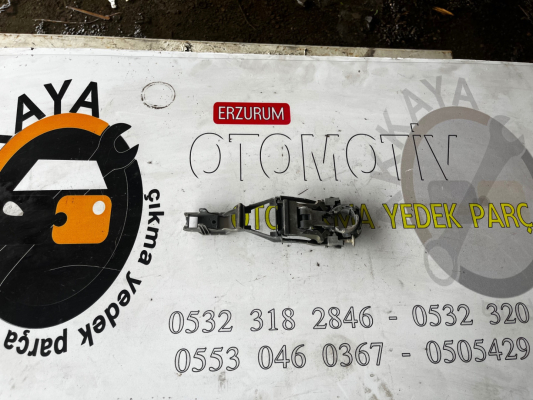 3B0837885 Bora Sağ ön Dış Kapı Kolu Bağlantı Braketi Çıkma