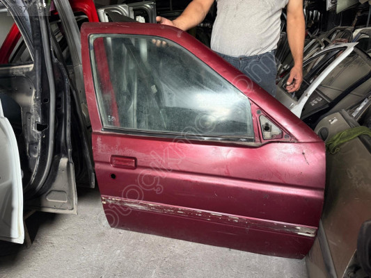 Orjinal Çıkma Ford Escort Sağ Ön Kapı Camı