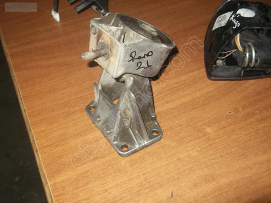 RENAULT 21 ÇIKMA MOTOR KULAĞI