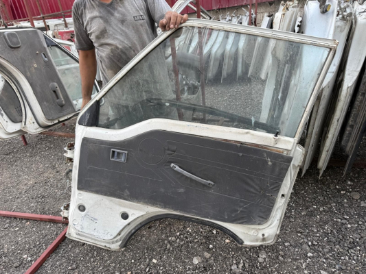 MİTSUBİSHİ L300 SAĞ ÖN KAPI DOLU ORJINAL ÇIKMA TEMİZ ÜRÜN
