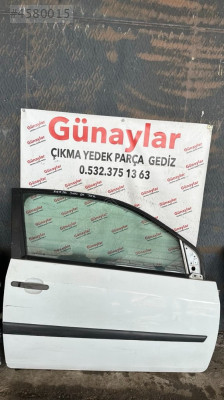 FORD FİESTA SAĞ TEK ÖN KAPI