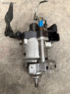 Ford Connect 90 lık mazot pompası çıkma orijinal
