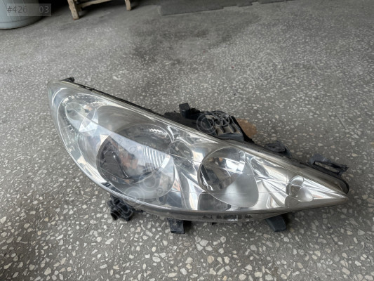 Peugeot 207 sağ ön far