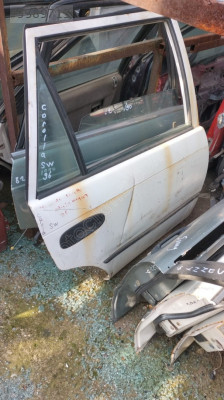 96 Toyota Corolla station wagon kapıları