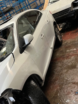 Renault Fluance sol ön kapı dolu çıkma orijinal
