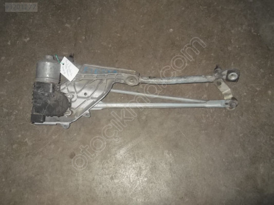 FORD FİESTA ÖN SİLGİ MEKANİZMASI VE MOTORU