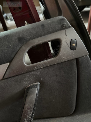 Peugeot 407 arka sol cam düğmesi, çerçevesi