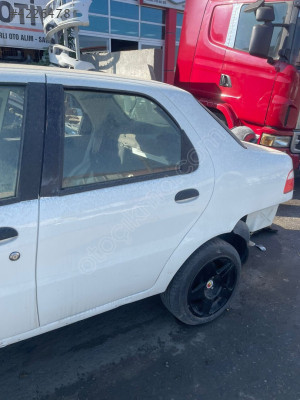 Fiat Albea Modeli İçin Sol Arka Kapı Çıkma Parçası