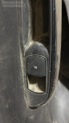 Opel Corsa e sağ ön kapı cam açma düğmesi 2000