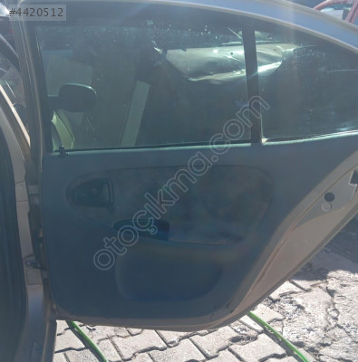 renaut megane sağ arka kapı döşemesi