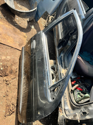 Renault megan 1 sağ ön kapı dolu hatasız