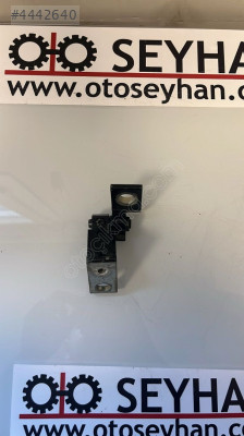 8X0831403E 8X4833407A Audi A3 sol arka kapı alt menteşesi