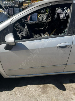 FIAT LİNEA SOL ÖN KAPI