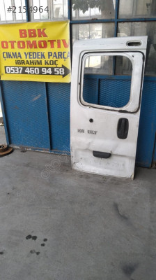 Renault trafic çıkma sol arka bagaj kapağı az hasarlı