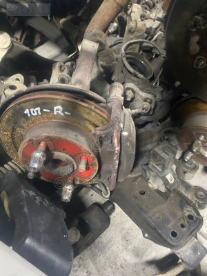 Toyota Corolla Ön Teker Taşıyıcı Çıkma 93 -98