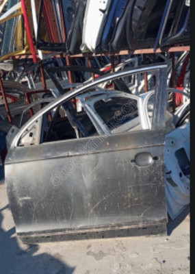 Audi Q7 sol ön kapı çıkma yedek parça