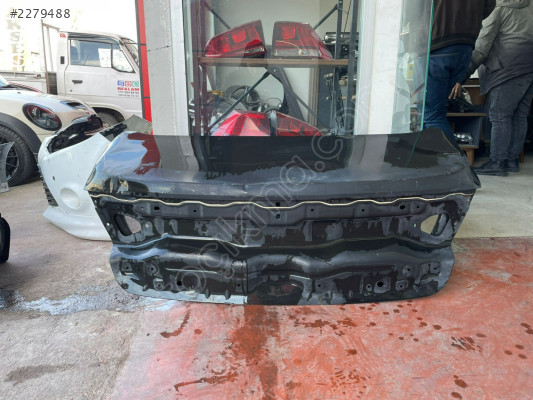 RENAULT MEGANE 4 SIFIR BAGAJ KAPAĞI ORJİNAL ÇITIR HASARLI