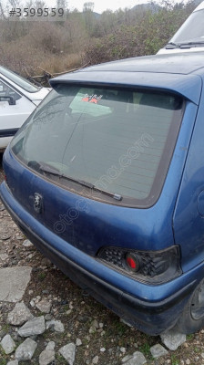 Pejo 106 bagaj kapağı yedek parça