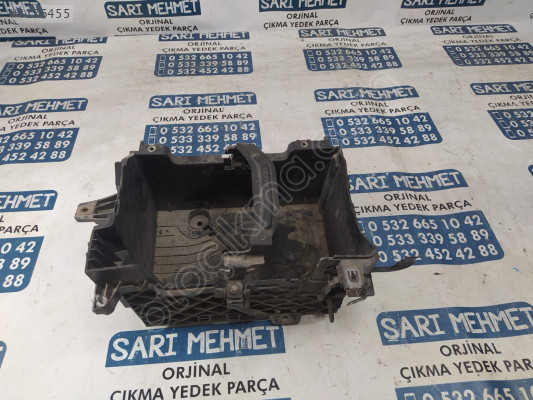 ÇIKMA RENAULT FLUENCE AKÜ ALT PLASTİĞİ YUVASI