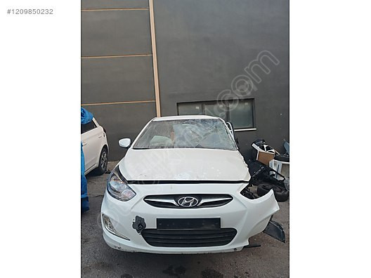 HYUNDAİ ACCENT BLUE ARKA TAMPON DEMİRİ SÖKME