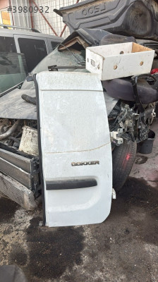 2013 2018 Dacia Docker sağ bagaj kapağı 20.000