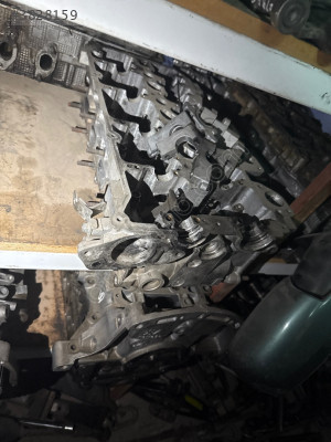 Mitsubishi L200 motor üst kapağı
