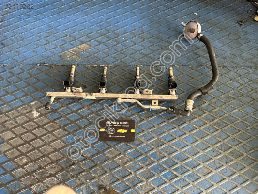 OPEL ZAFİRA 1.6 Z16XER ENJEKTÖR KÜTÜĞÜ ÇIKMA ORJİNL 55559375