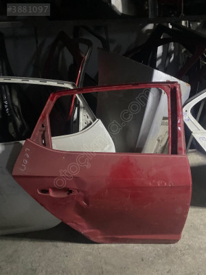 SEAT LEON SAĞ ARKA KAPI 2013-2018 ÇIKMA ORİJİNAL