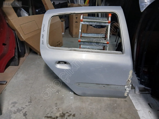 RENAULT SYMBOL SAĞ ARKA KAPI ORJİNAL ÇIKMA