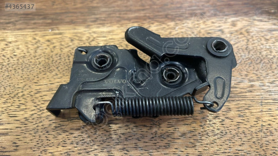 VOLVO XC40 SAĞ KAPUT KİLİDİ 32277430