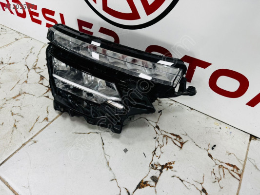 Skoda kamiq sağ ön far 2025