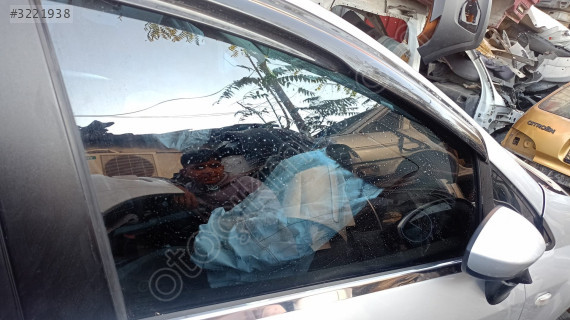 fiat punto sağ ön kapı camı