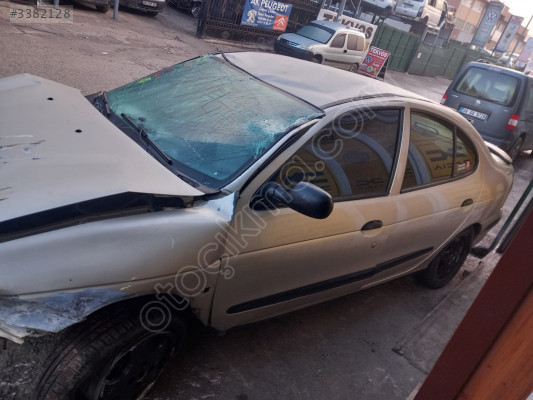 Renault megane 1 sol ön kapı