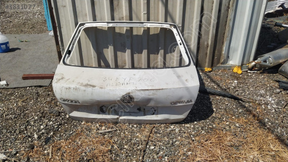 Skoda octavia arka bagaj kapagı