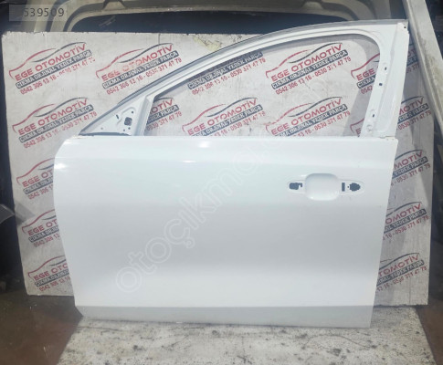 2019/2024 FORD FOCUS BEYAZ SOL ÖN KAPI ORJINAL HATASIZ BOYASIZ