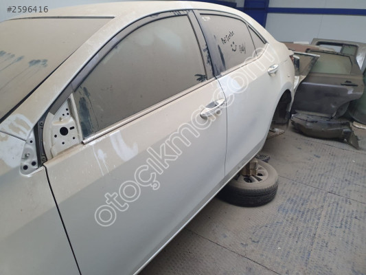 Corolla Sağ Arka Kapı ve Parçaları - Toyota Orijinal | M