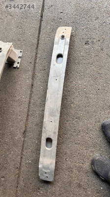 AUDİ A4-A5 ÖN TAMPON DEMİRİ ORJİNAL ÇIKMA