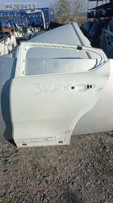 2025 VOLVO C40 SOL ARKA KAPI ÇIKMA ORJİNAL