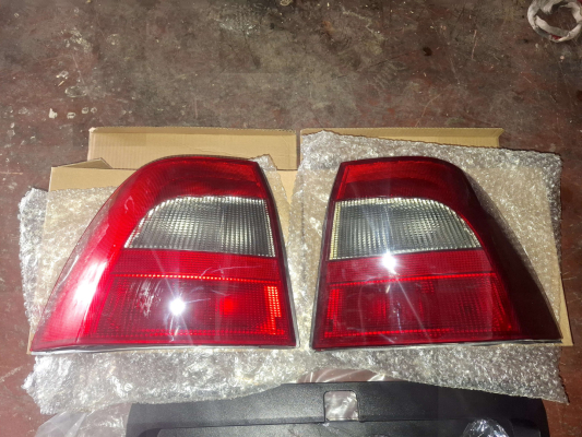ÖZMEN OPEL VECTRA B MAKYAJLI SAĞ SOL ARKA STOP LAMBASI ÇİFT ADET