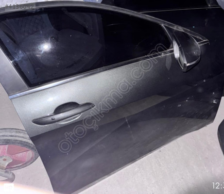 Hyundai Elantra sağ ön kapı 2021-2024