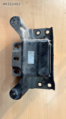 2013-2019 AUDİ A3 SOL MOTOR KULAĞI ORJ ÇIKMA