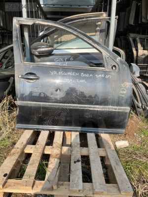 VW BORA SAĞ ÖN KAPI SİYAH ORJİNAL ÇIKMA 1999 2004