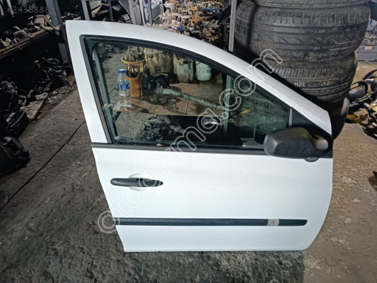 RENAULT CLİO 3 SAĞ ÖN KAPI KONUK OTO