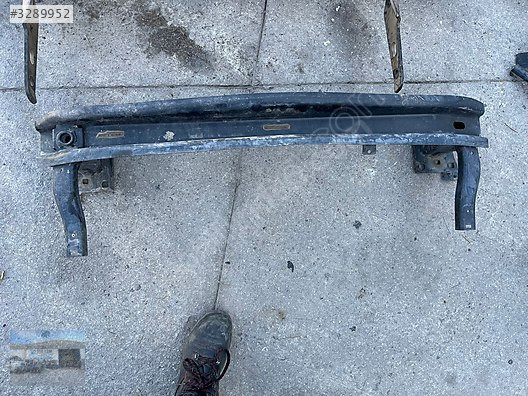 OTO CEM DEN ÇIKMA VOLKSWAGEN GOLF 7 ÖN TAMPON DEMİRİ