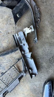 BMW 4 SERİ F32 F33 F36 ÖN PANEL BAĞLANTI SACI