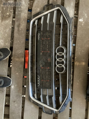 Audi A4 Modeli İçin Oto Çıkma Ön Panjur