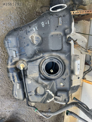 OPEL İNSİGNİA B 1.6 YAKIT DEPOSU