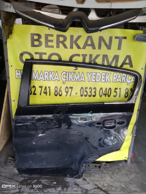 Kia Sportage sol arka kapı orijinal