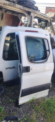 Berlingo arka kapilar
